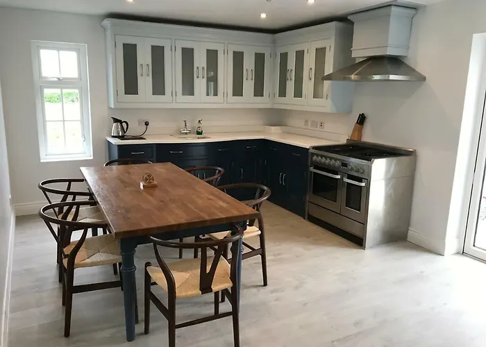 Mary Ann's Ballyheigue * Tralee